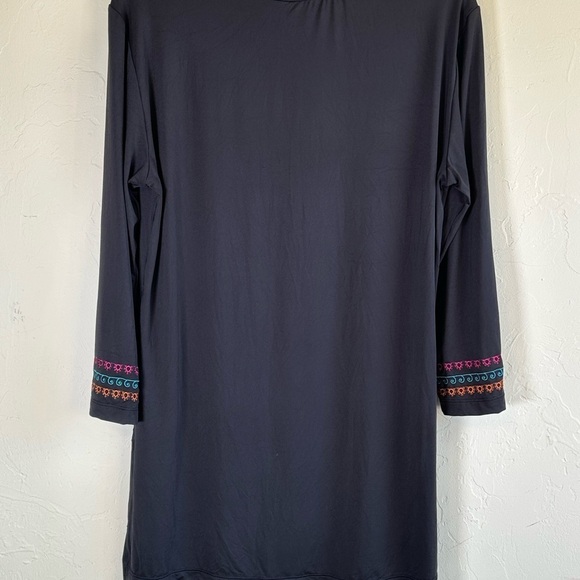 Cremieux Black V-neck 3/4 Sleeve Tunic Blouse with Embroidered Detail Sz S - Picture 8 of 9